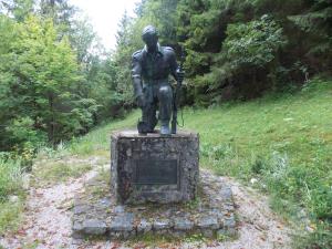 Spomenik rudarju- partizanu